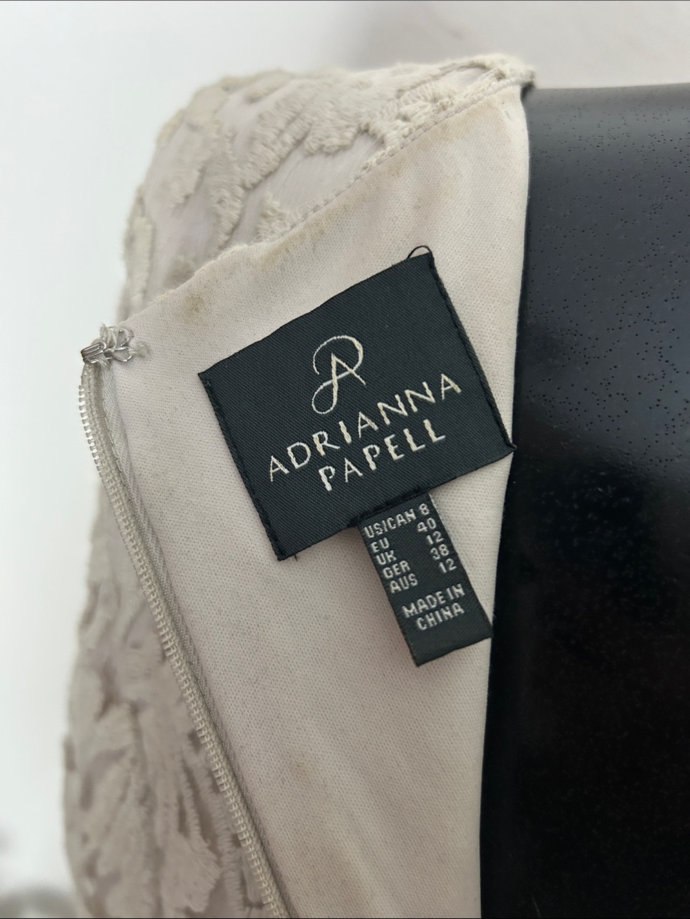 Adrianna Papell, EUC, size 8, Ivory lace dress, measurements in description - Picture 6 of 7